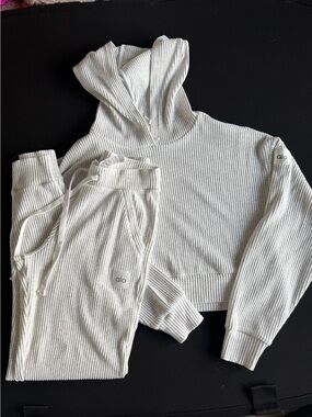 ALO Yoga Heather White Ribbed Cropped Hoodie and Lounge Pant Set XS
